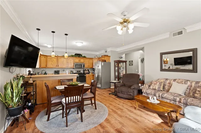 $179,900 | 925 East 7th Street, Unit 101, Jeffersonville, IN 47130