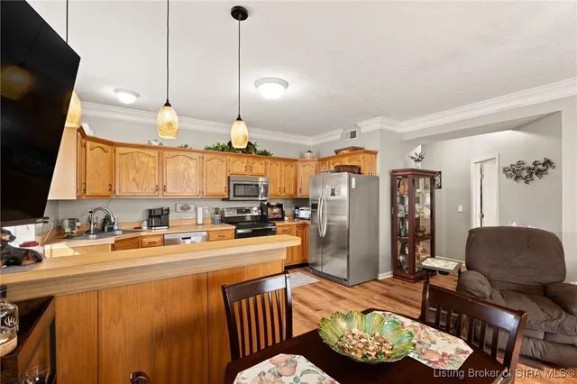 $179,900 | 925 East 7th Street, Unit 101, Jeffersonville, IN 47130