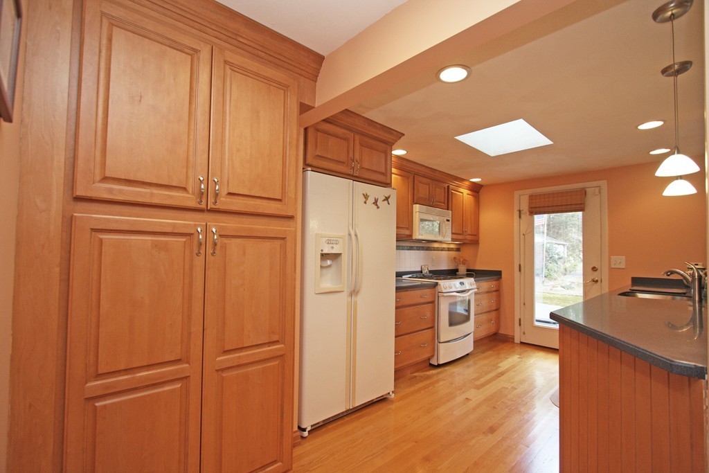 336 Concord Road Bedford, MA 01730 - Photo 5 of 30 Gallery Image 5