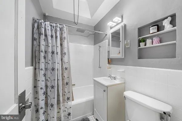 $199,000 | 223 St Laurence Road, Upper Darby, PA 19082