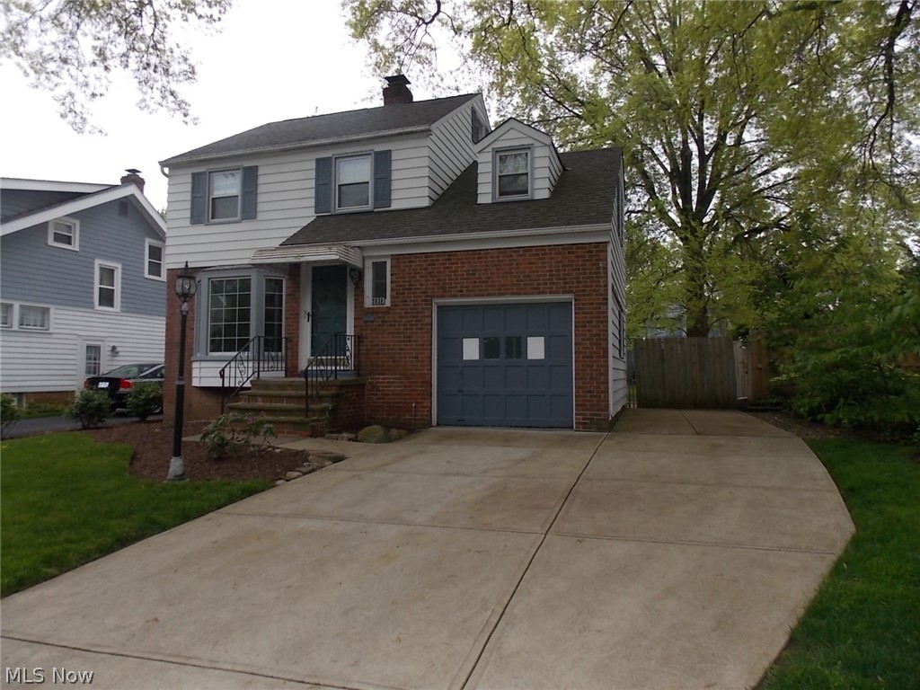3936 Elmwood Road Cleveland Heights, OH 44121 - Photo 3 of 35