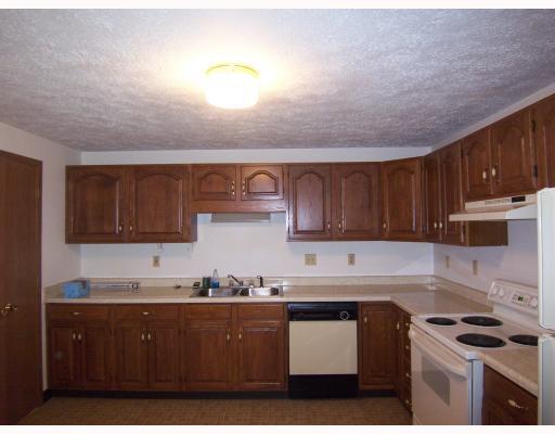2850 Edgecliff Road, Unit 2 Lower Burrell, PA 15068 - Photo 8 of 12 Kitchen.