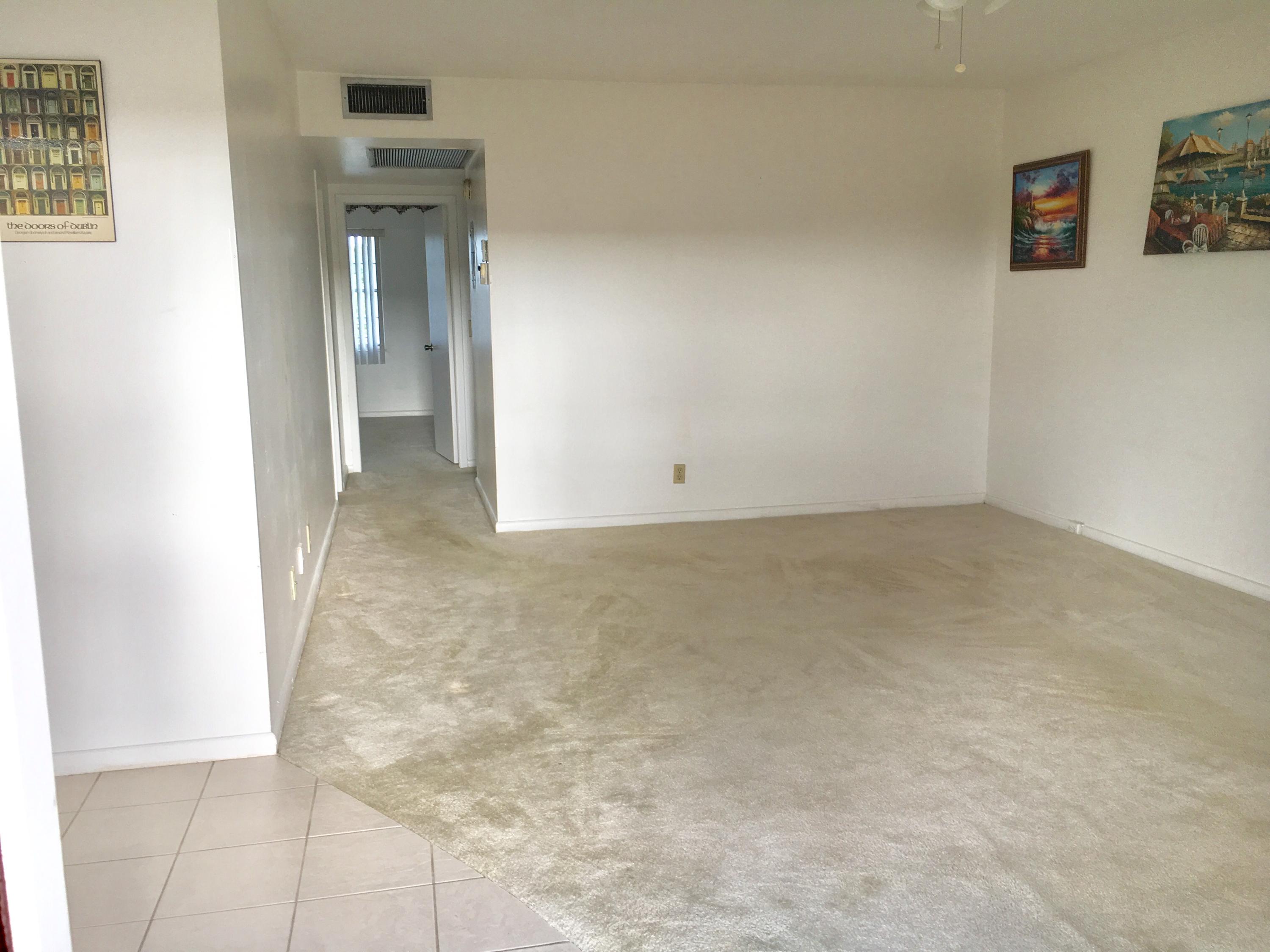 283 Brighton G Boca Raton, FL 33434 - Photo 5 of 11 Living Room