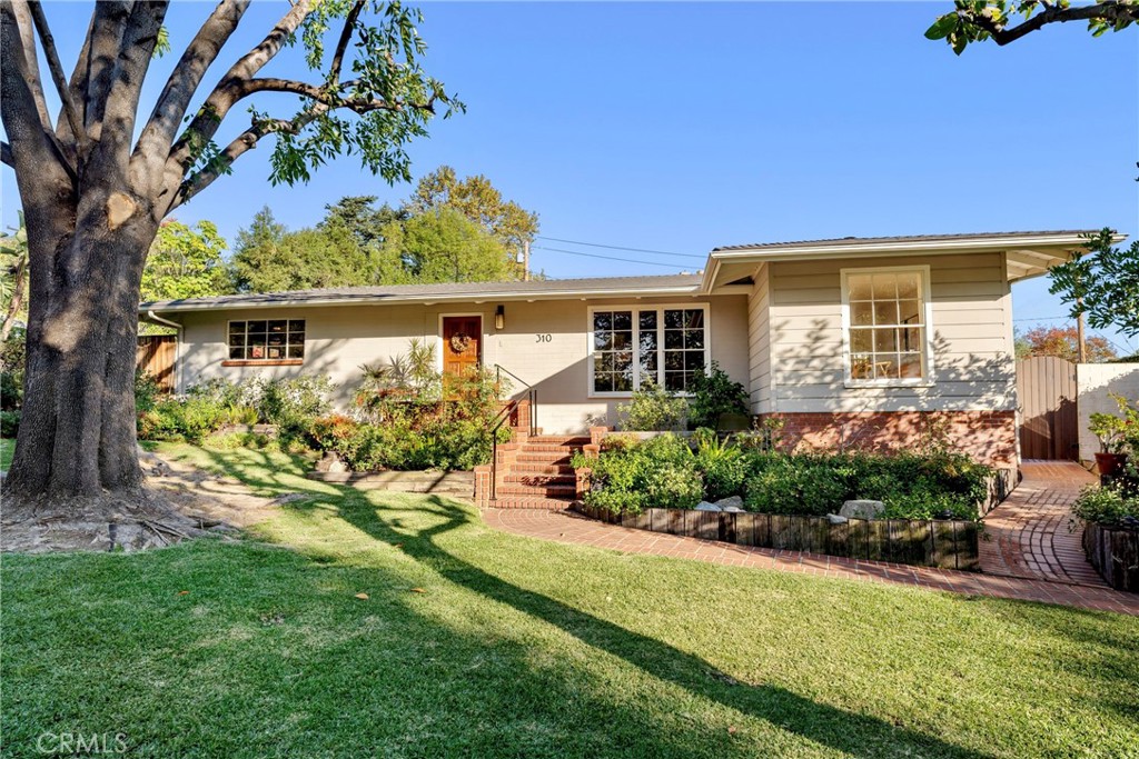 Welcome to 310 Toyon