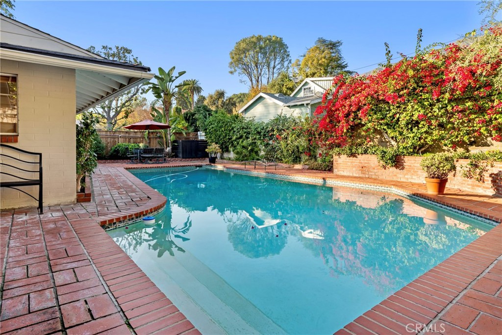 310 Toyon Road Sierra Madre, CA 91024 - Photo 15 of 25 Pool/Outdoor Patio