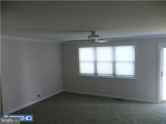 5 Prosperity Road New Castle, DE 19720 - Photo 4 of 12 Living Room