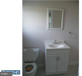 5 Prosperity Road New Castle, DE 19720 - Photo 6 of 12 Bathroom