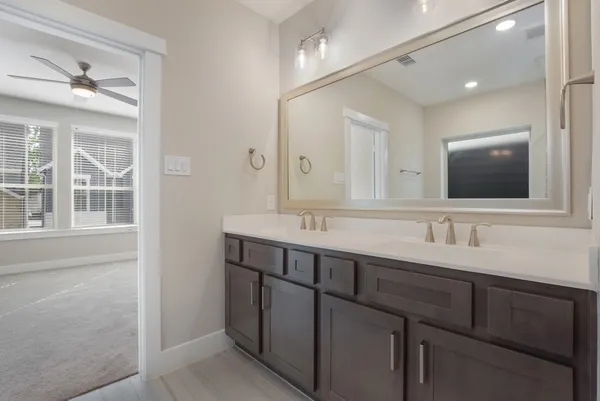 $3,200 | 10930 Keaton Landing Drive, Houston, TX 77043