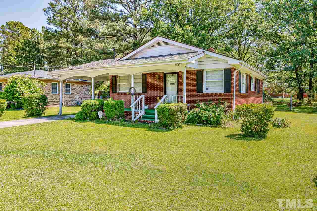 408 Oak Street Smithfield, NC 27577 - Photo 3 of 28