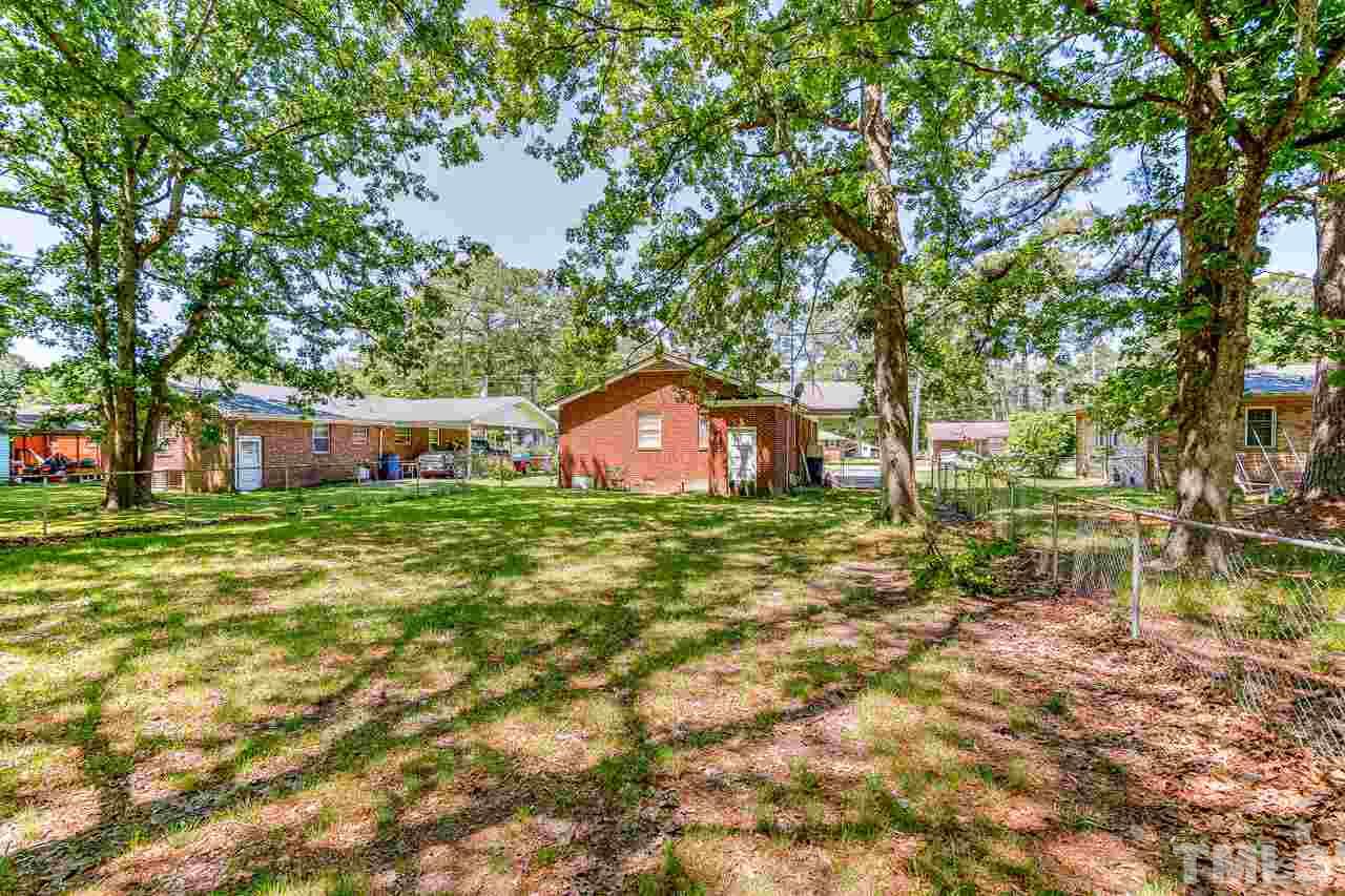 408 Oak Street Smithfield, NC 27577 - Photo 7 of 28