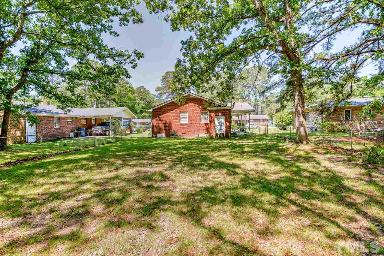 408 Oak Street Smithfield, NC 27577 - Photo 8 of 28