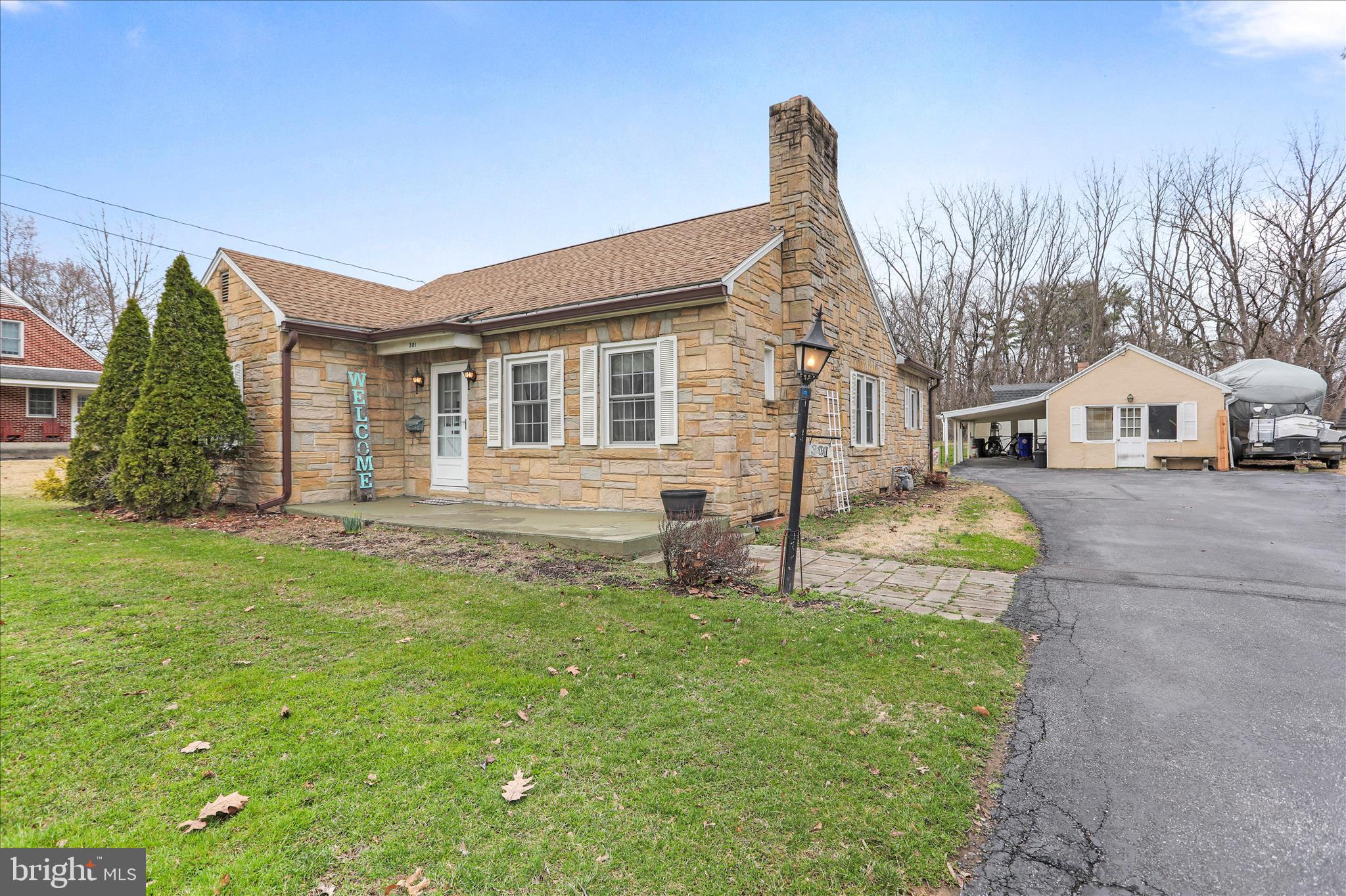 301 Roxbury Road Shippensburg, PA 17257 - Photo 3 of 35