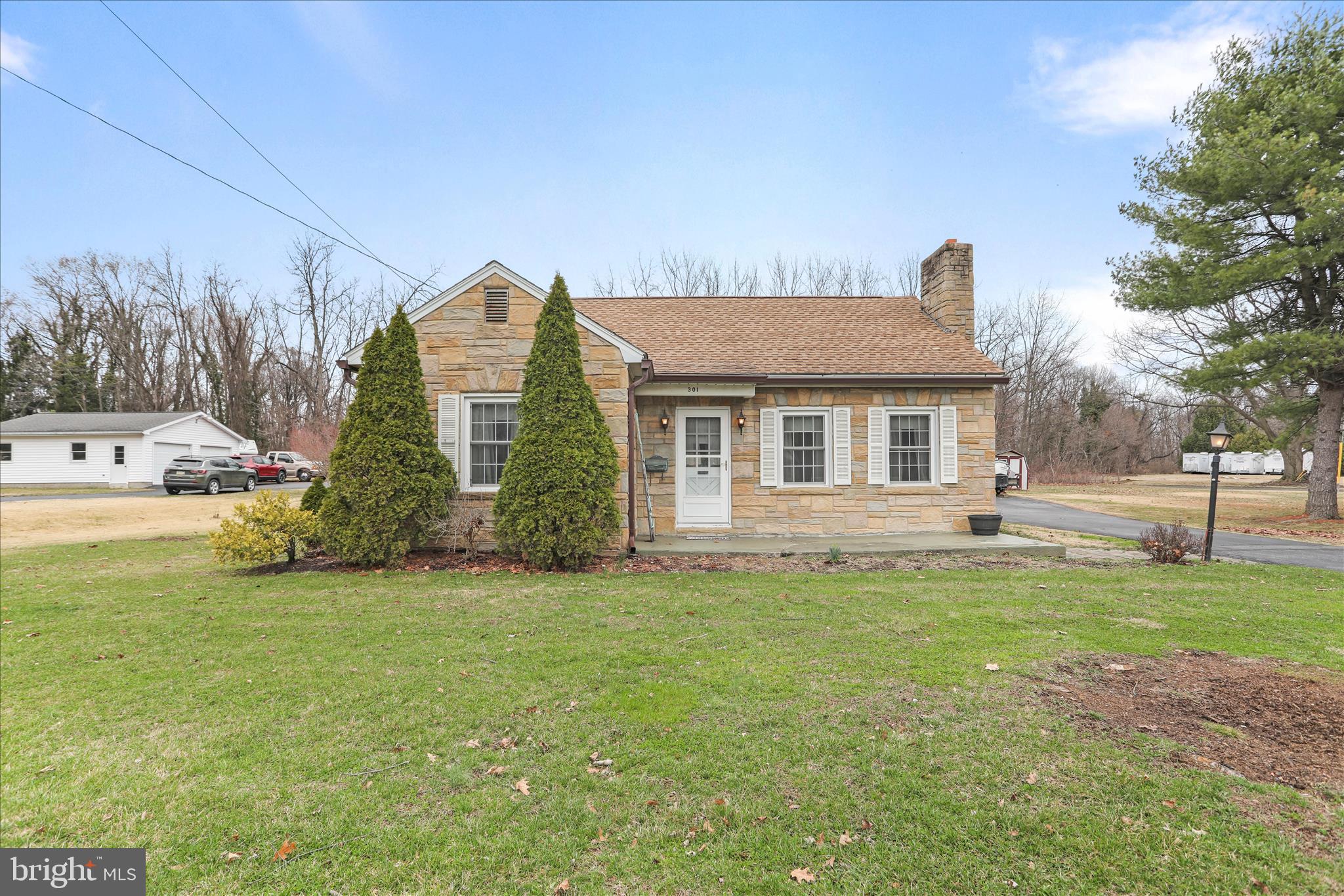 301 Roxbury Road Shippensburg, PA 17257 - Photo 4 of 35