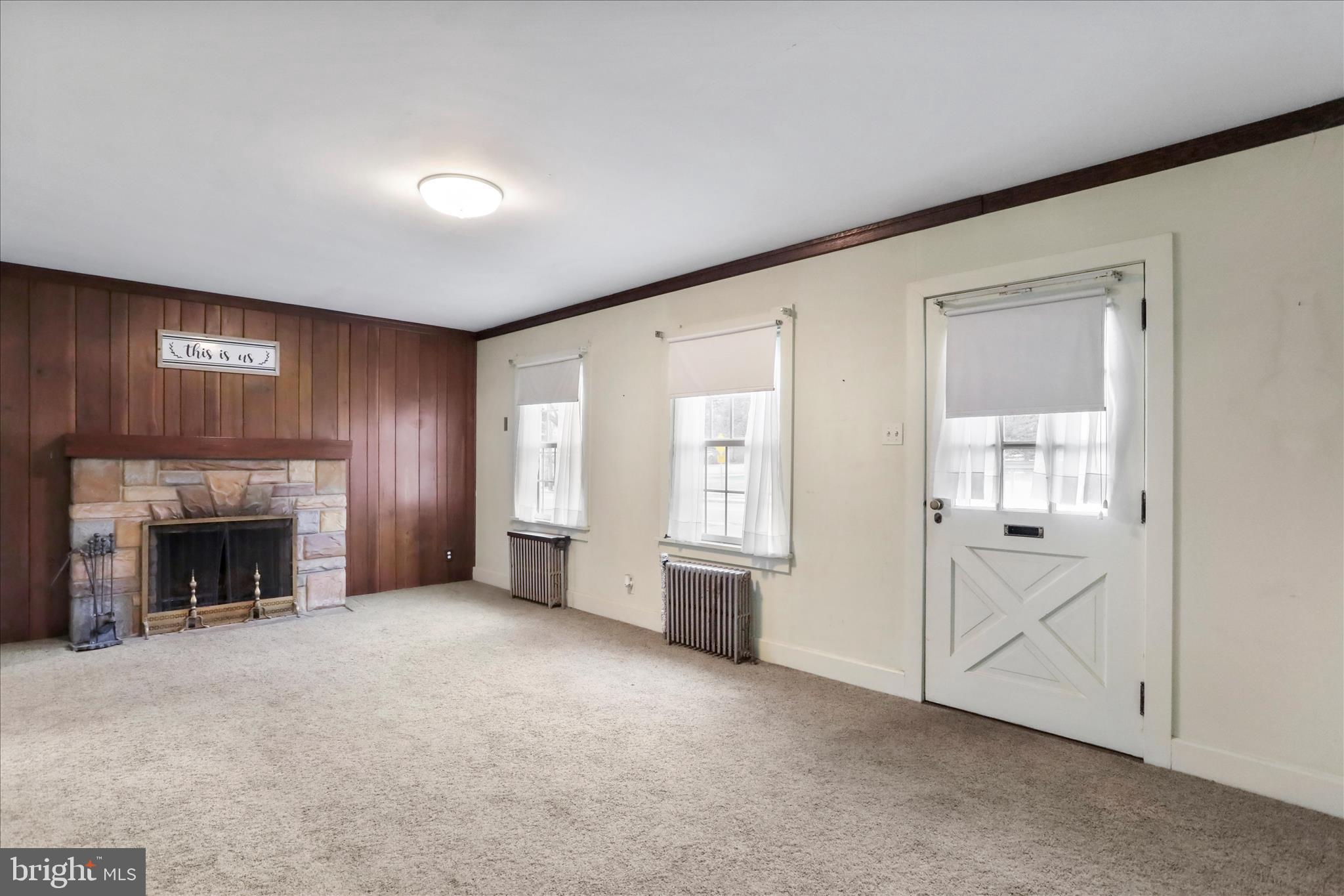 301 Roxbury Road Shippensburg, PA 17257 - Photo 6 of 35 Livingroom