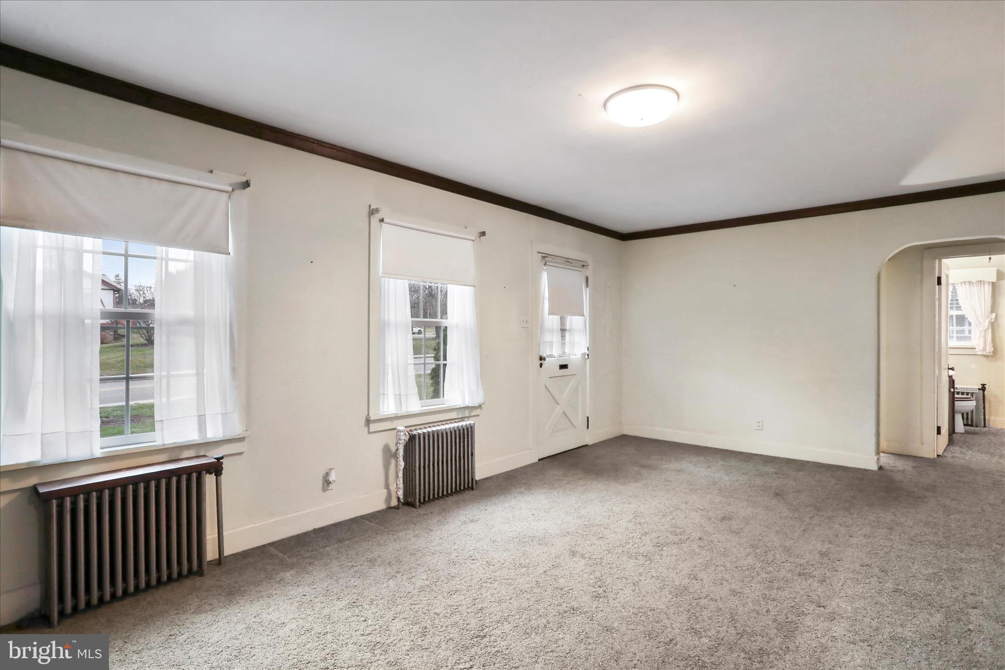 301 Roxbury Road Shippensburg, PA 17257 - Photo 7 of 35 Livingroom