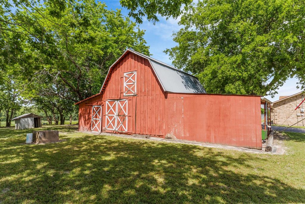 992 Tolson Avenue Van Alstyne, TX 75495 - Photo 16 of 39
