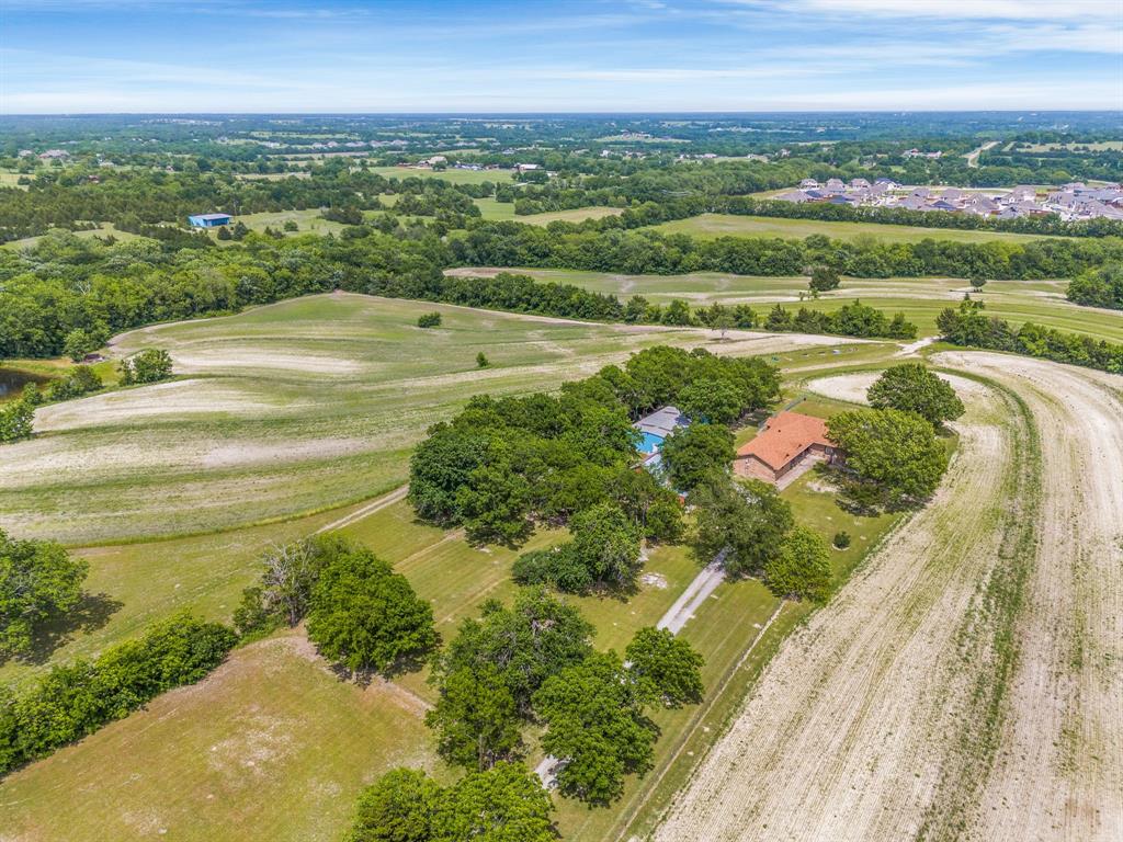 992 Tolson Avenue Van Alstyne, TX 75495 - Photo 6 of 39