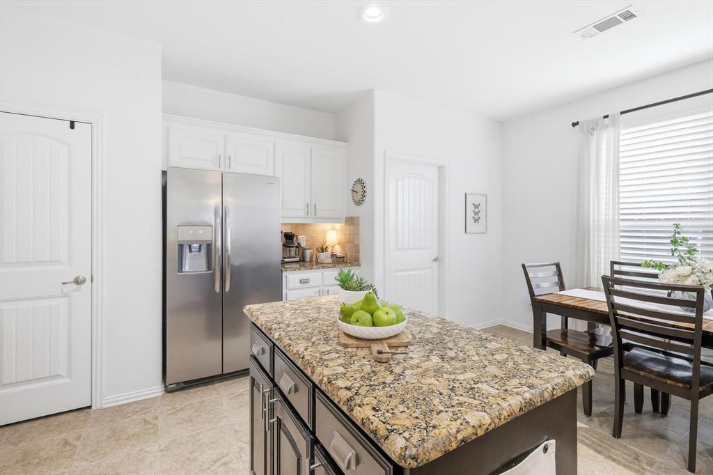 11909 Sundog Way Fort Worth, TX 76244 - Photo 12 of 40