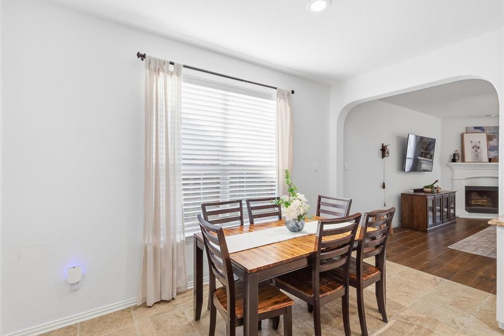 11909 Sundog Way Fort Worth, TX 76244 - Photo 13 of 40