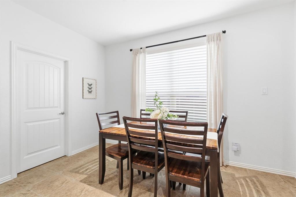 11909 Sundog Way Fort Worth, TX 76244 - Photo 14 of 40