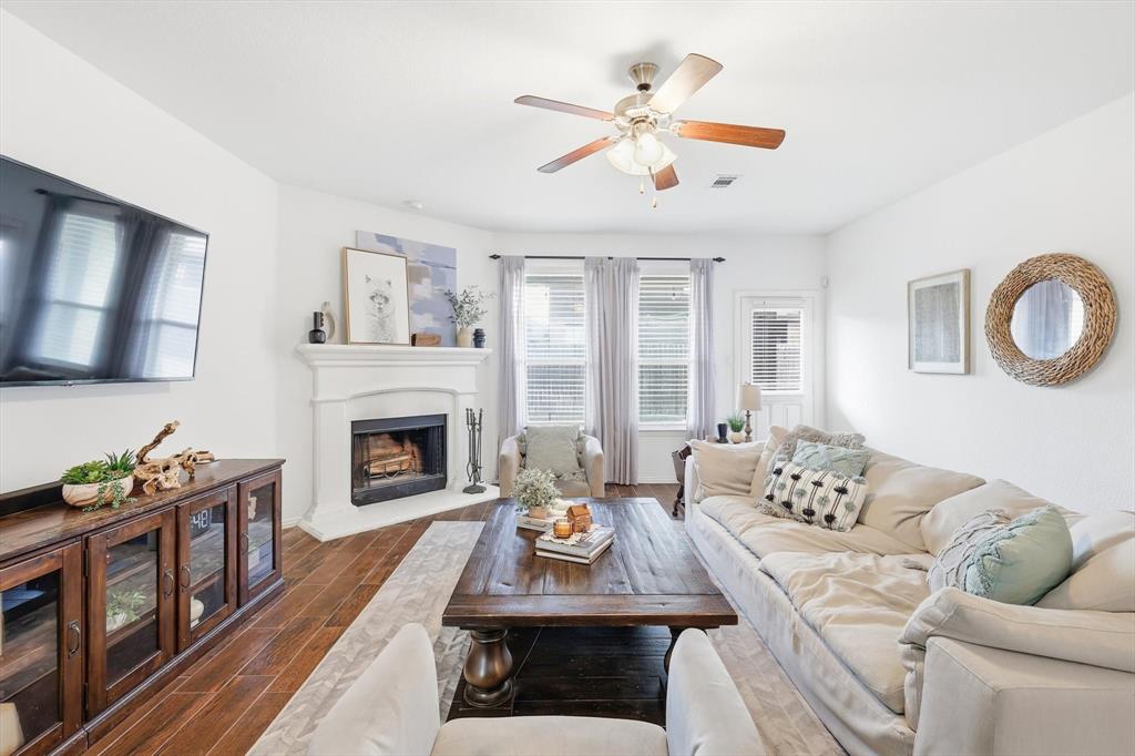 11909 Sundog Way Fort Worth, TX 76244 - Photo 15 of 40