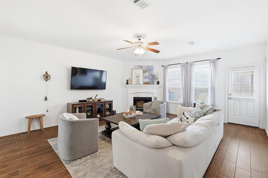 11909 Sundog Way Fort Worth, TX 76244 - Photo 16 of 40