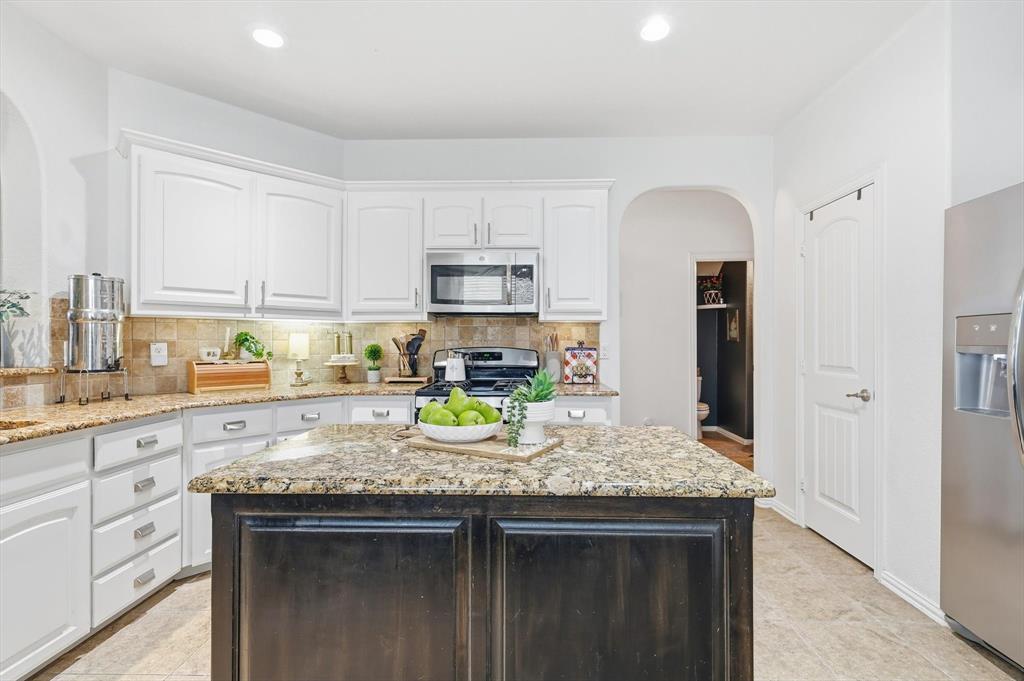 11909 Sundog Way Fort Worth, TX 76244 - Photo 9 of 40