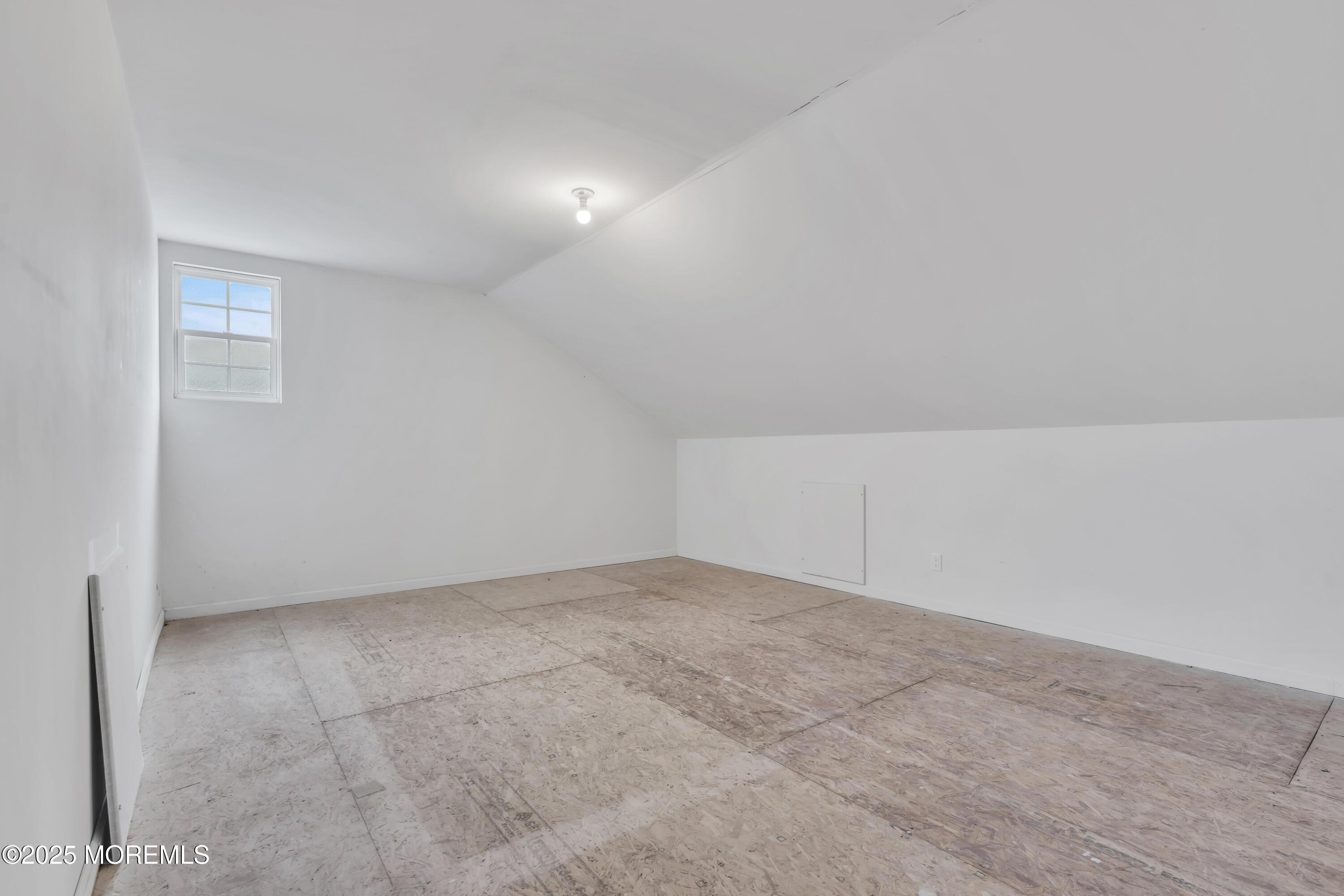 42 Pembroke Drive Jackson, NJ 08527 - Photo 34 of 44 an empty room with an entryway