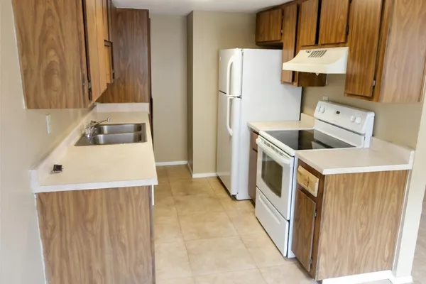$1,274 | 860 East Brown Road, Unit 22, Mesa, AZ 85203