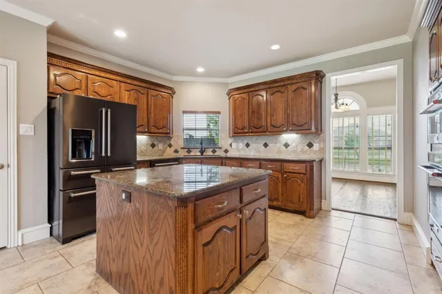 $729,999 | 2412 West Alamosa Drive, Terrell, TX 75160