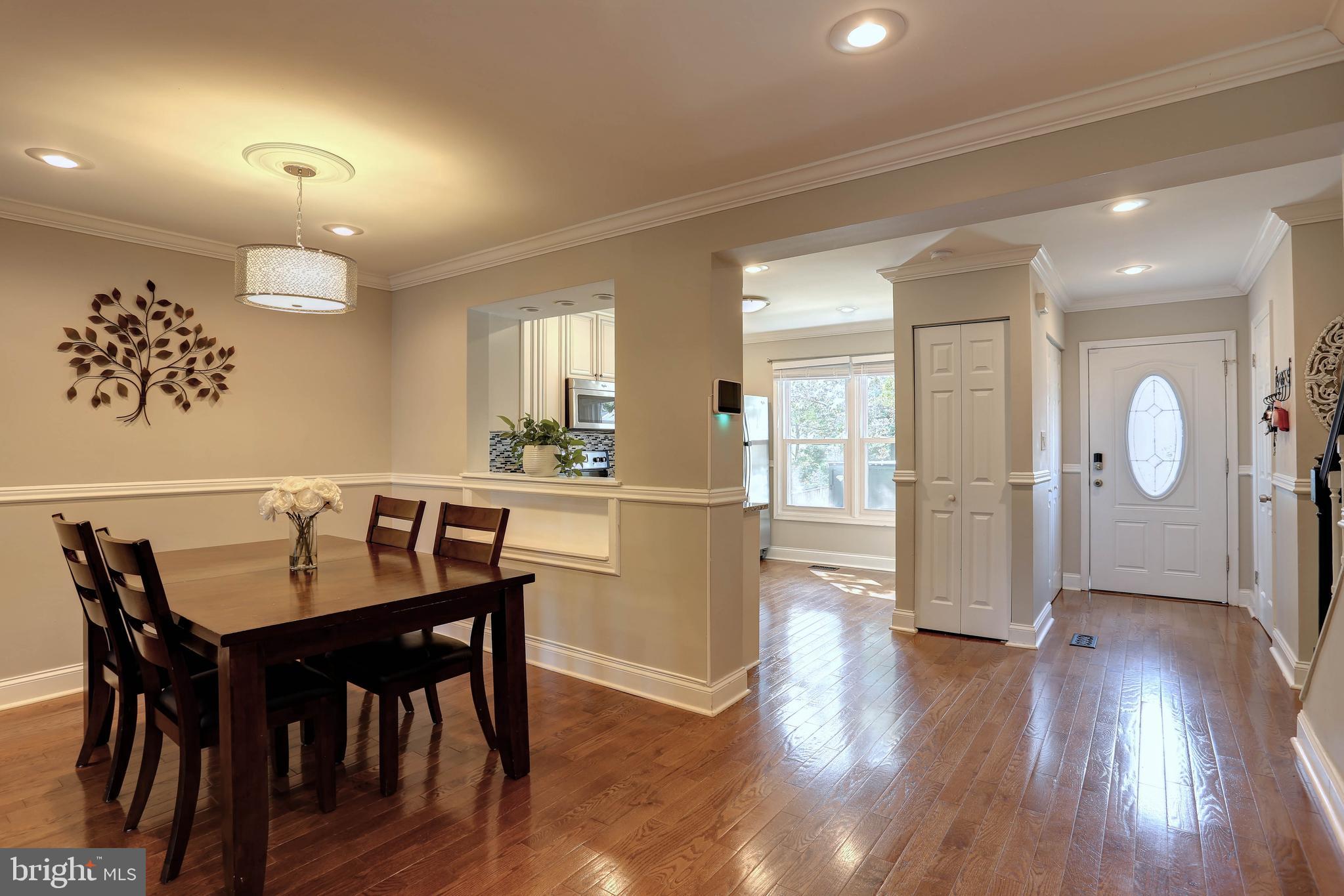 48 Robin Ridge Court Baltimore, MD 21234 - Photo 9 of 39 Open concept great for entertaining!