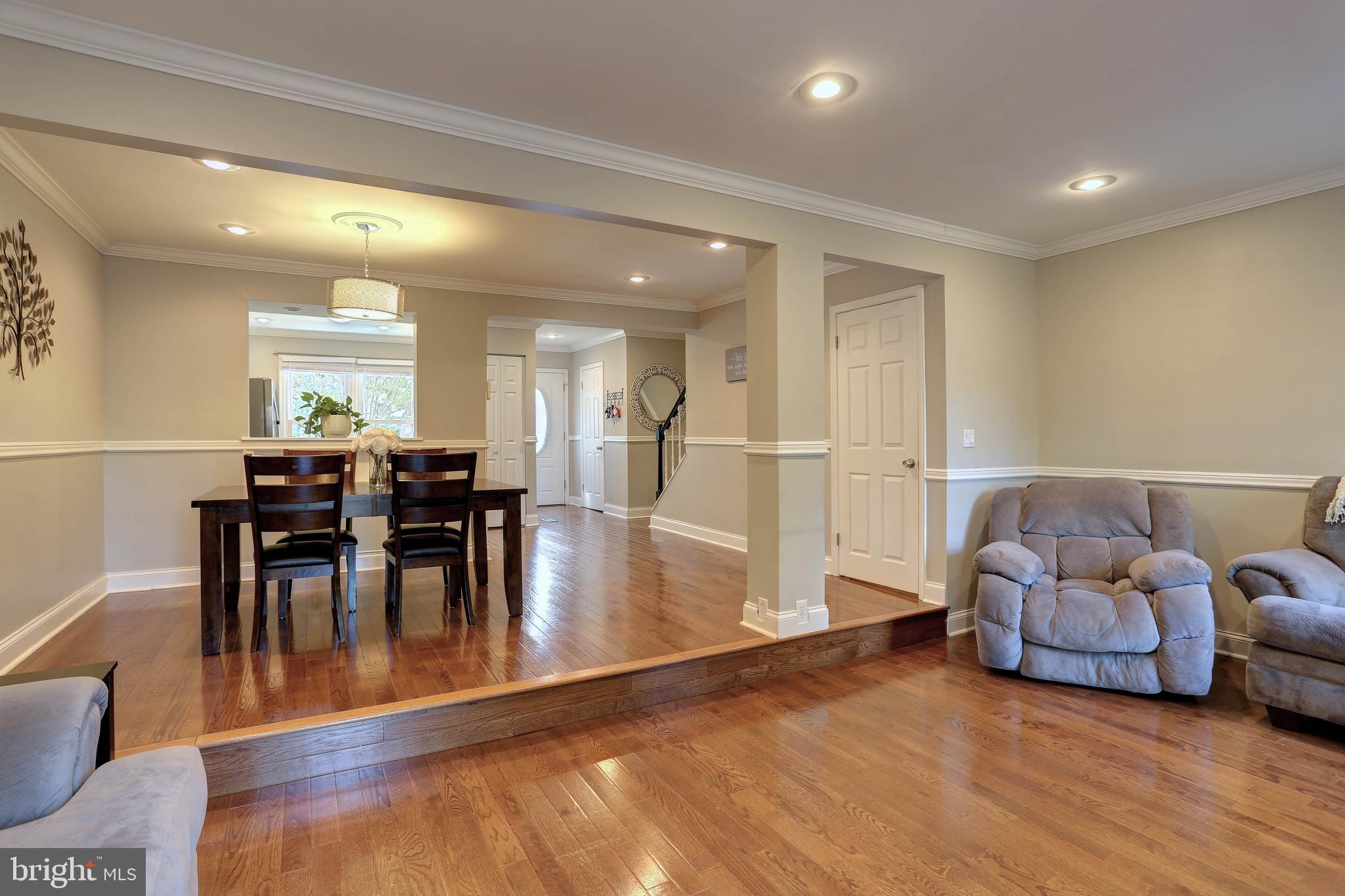 48 Robin Ridge Court Baltimore, MD 21234 - Photo 10 of 39 View of main floor from living room