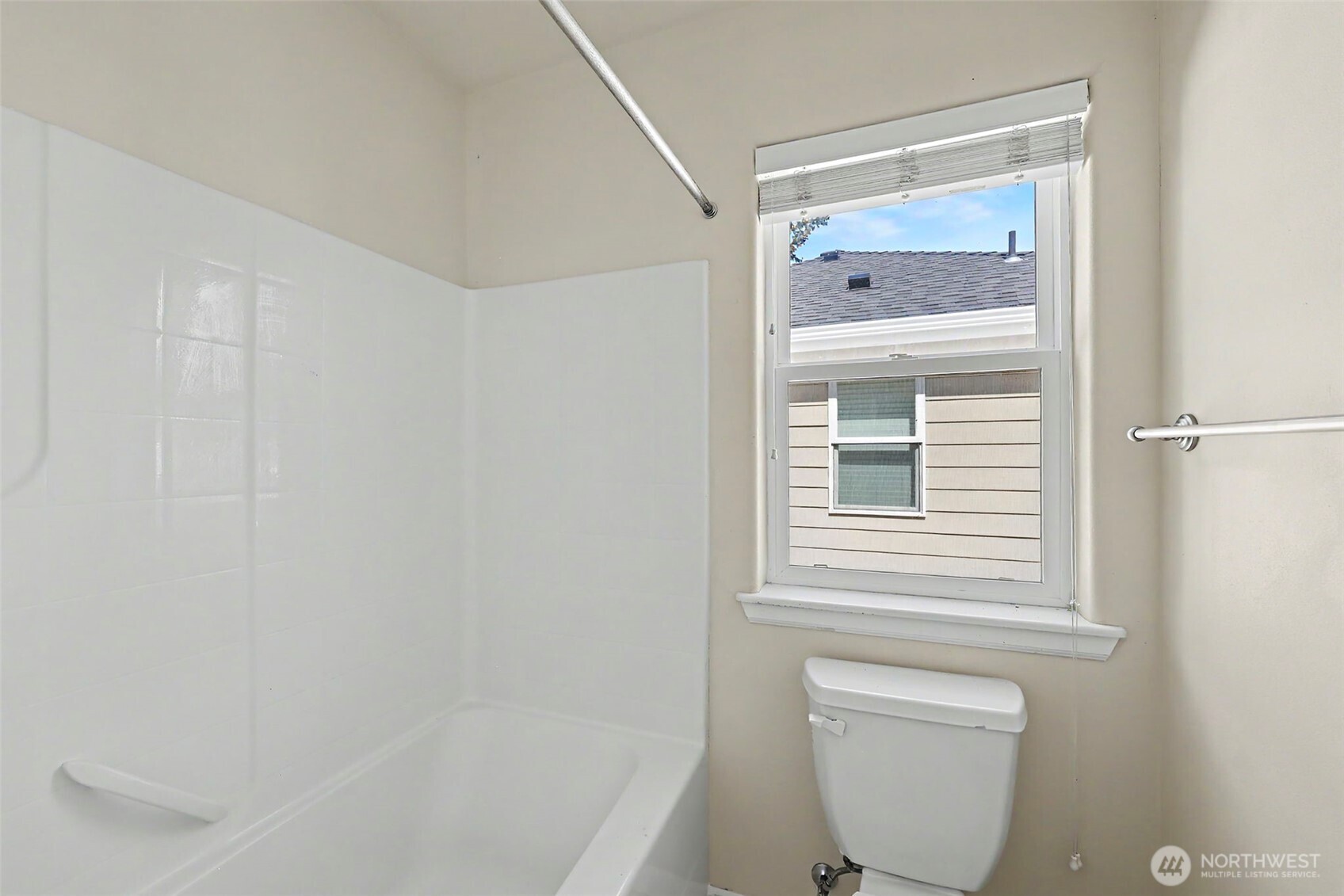 4129 Northeast 9th Place Renton, WA 98059 - Photo 25 of 31 Gallery Image 25