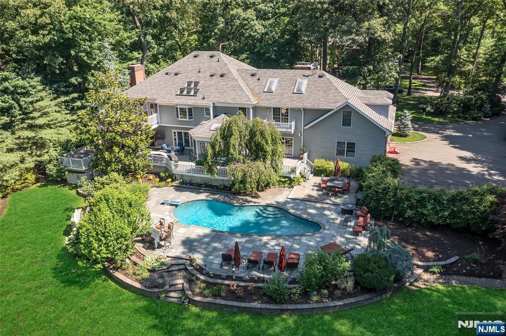 27 Cameron Road Saddle River, NJ 07458 - Photo 3 of 9