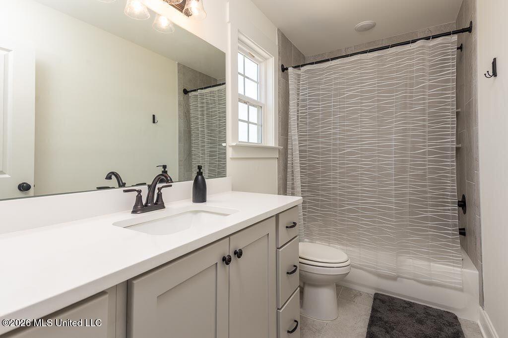 7620 Crosswinds Boulevard Hernando, MS 38632 - Photo 23 of 29 crosswinds upstairs full bath