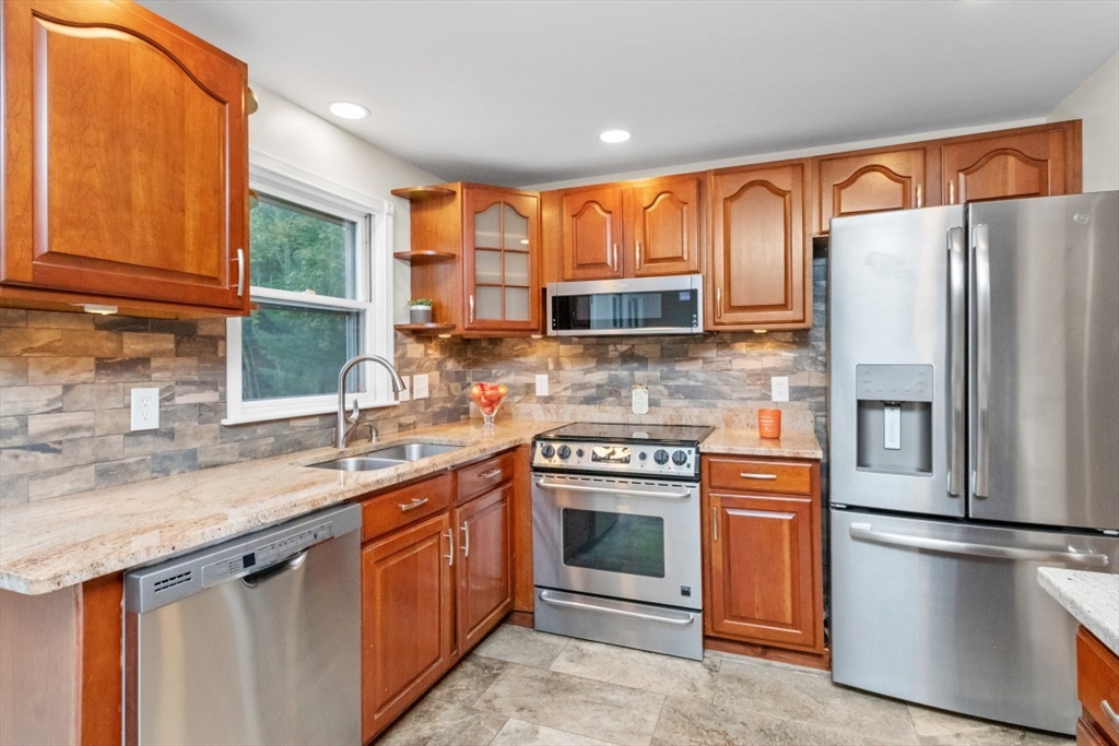51 Edgewood Road Scituate, MA 02066 - Photo 10 of 32 Gallery Image 10