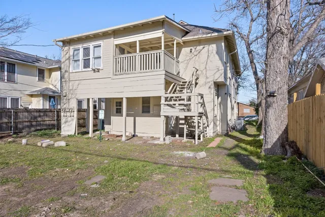 $1,175 | 715 Porter Street, Unit 2, Taylor, TX 76574