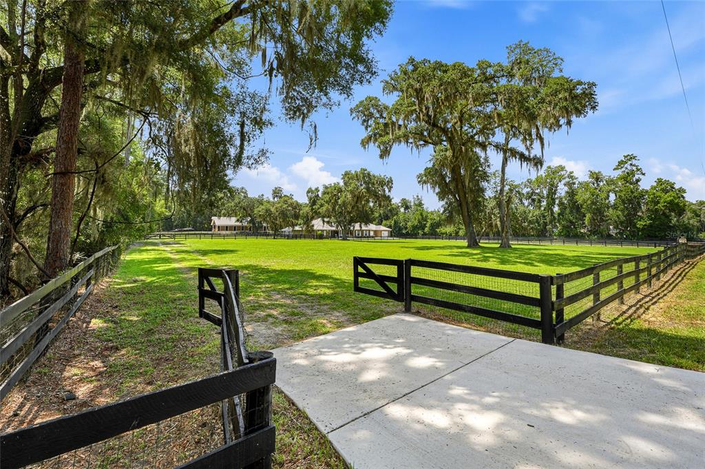 4 Middleground Road Ocala, FL 34482 - Photo 15 of 100
