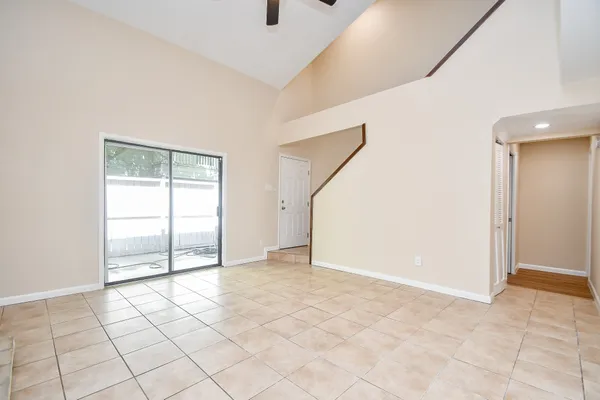 $1,395 | 9536 Windswept Lane, Unit 9536, Houston, TX 77063
