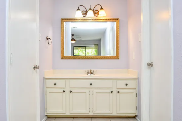 $1,395 | 9536 Windswept Lane, Unit 9536, Houston, TX 77063