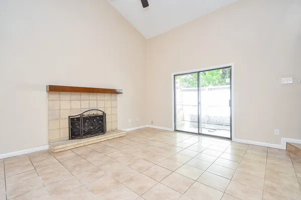 $1,395 | 9536 Windswept Lane, Unit 9536, Houston, TX 77063