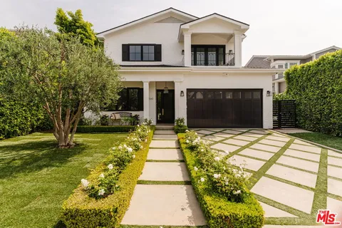 $4,798,000 | 10560 Bradbury Road, Los Angeles, CA 90064