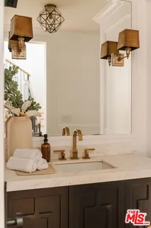 $4,798,000 | 10560 Bradbury Road, Los Angeles, CA 90064