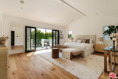 $4,798,000 | 10560 Bradbury Road, Los Angeles, CA 90064