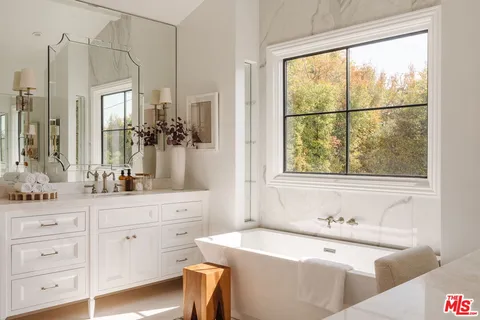 $4,798,000 | 10560 Bradbury Road, Los Angeles, CA 90064