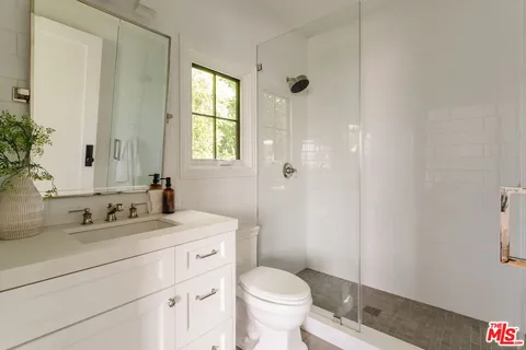 $4,798,000 | 10560 Bradbury Road, Los Angeles, CA 90064