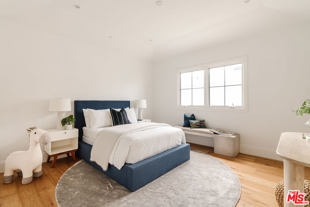 10560 Bradbury Road Los Angeles, CA 90064 - Photo 25 of 32