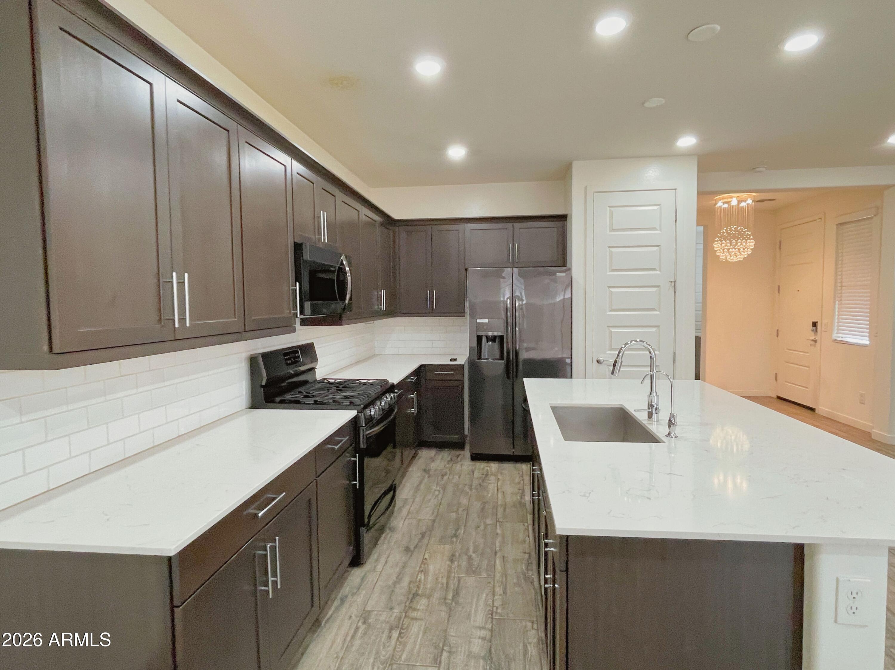 17155 North 9th Place Phoenix, AZ 85022 - Photo 10 of 41