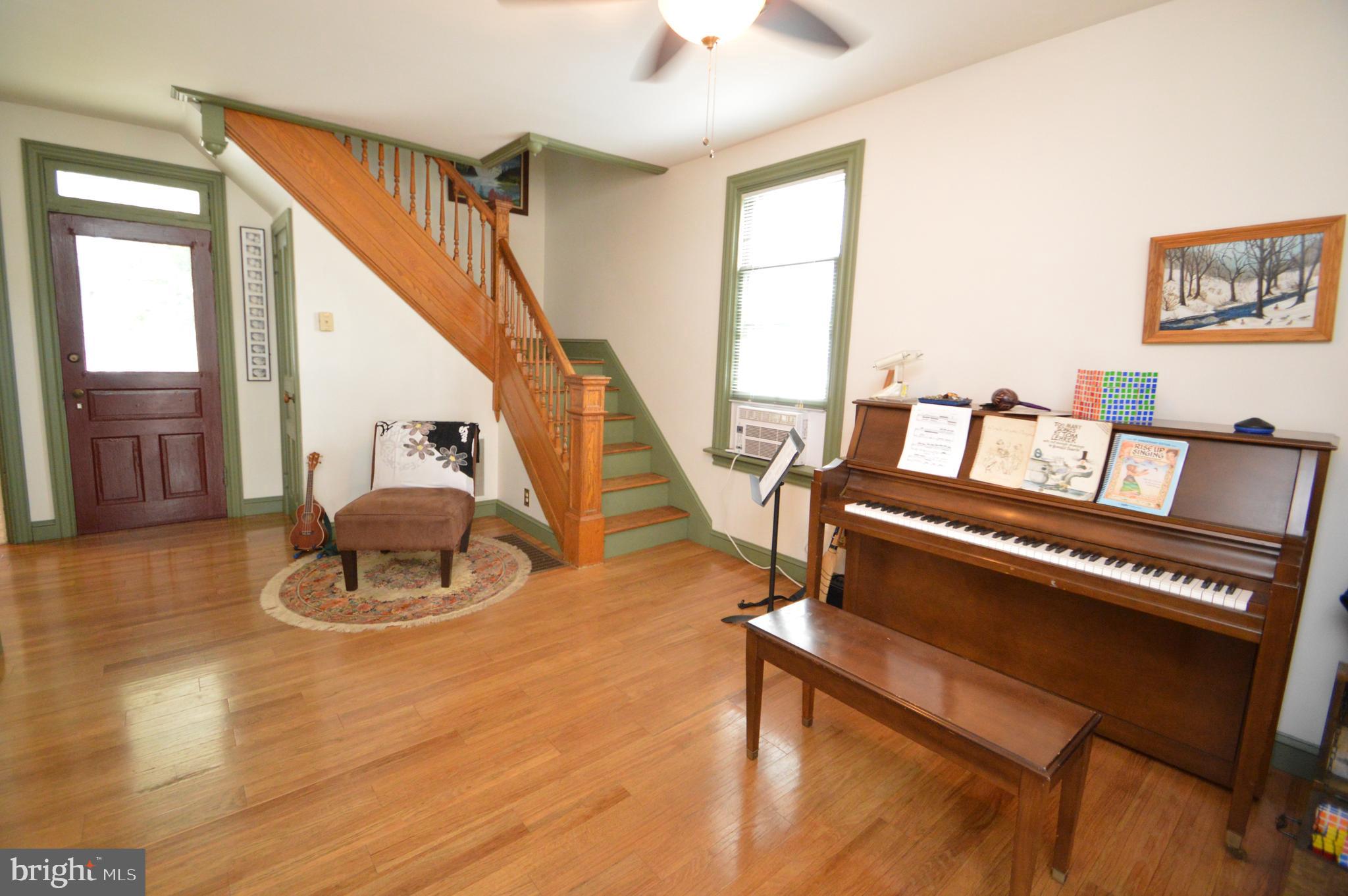 119 East New Street Lititz, PA 17543 - Photo 7 of 36