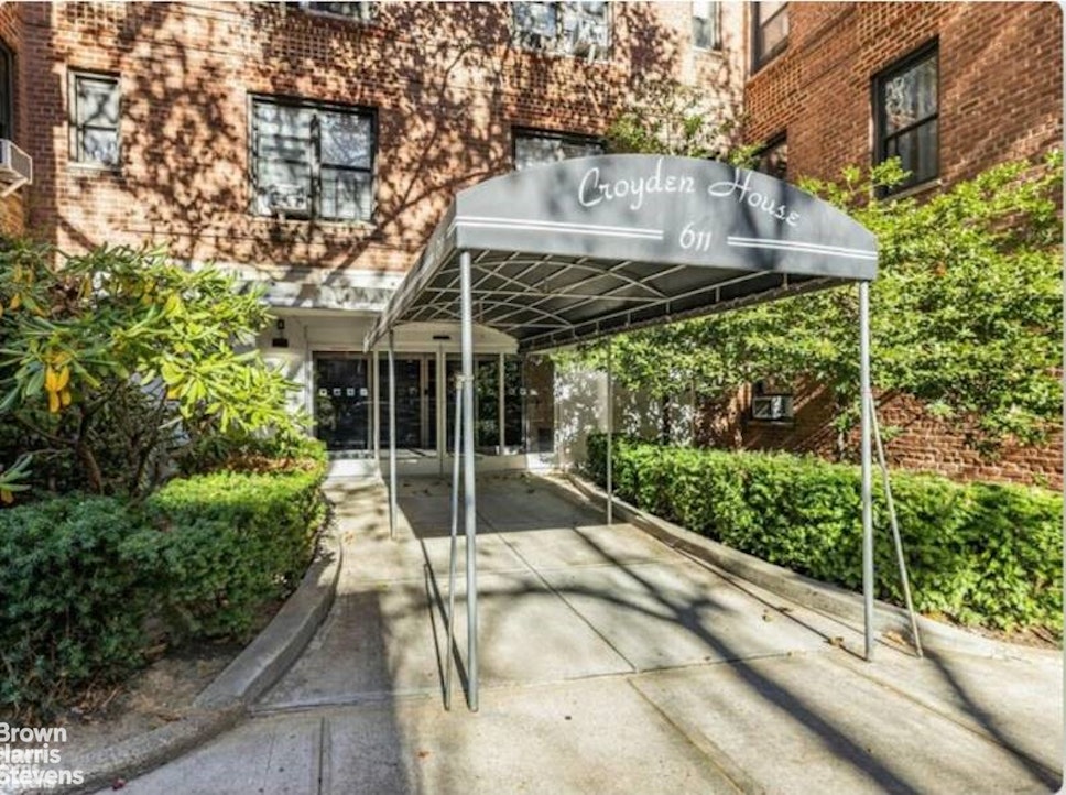 611 West 239th Street, Unit 3F Bronx, NY 10471 - Photo 10 of 12